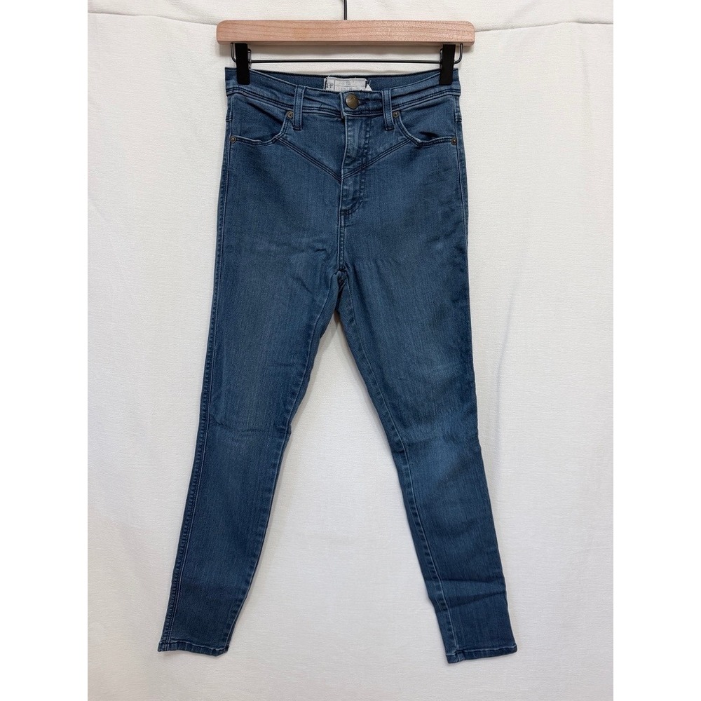 Free People High Rise Skinny Jeans Blue Denim Size 26 Dark Wash V-Yoke Front